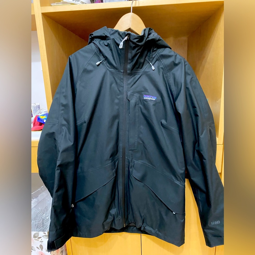 Women’s Insulated Powder town Patagonia snow jacket. Black and size small.